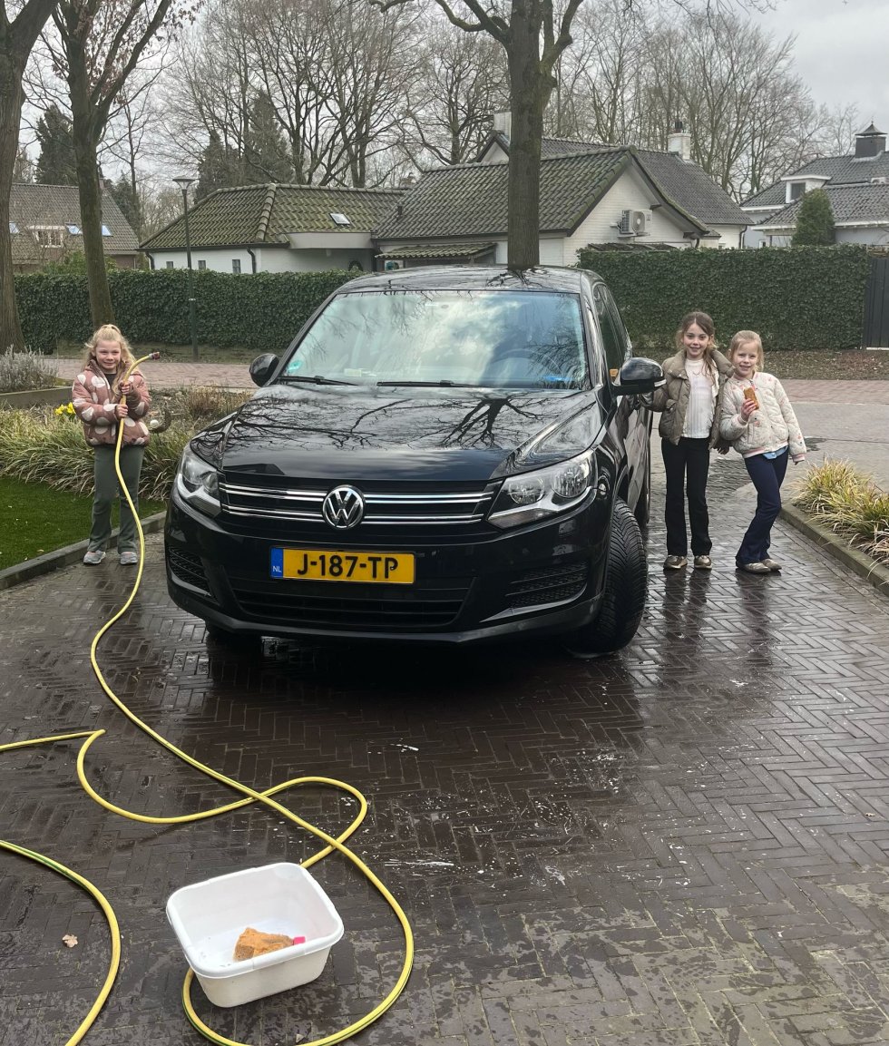 Autos wassen voor Samen Tegen Kanker